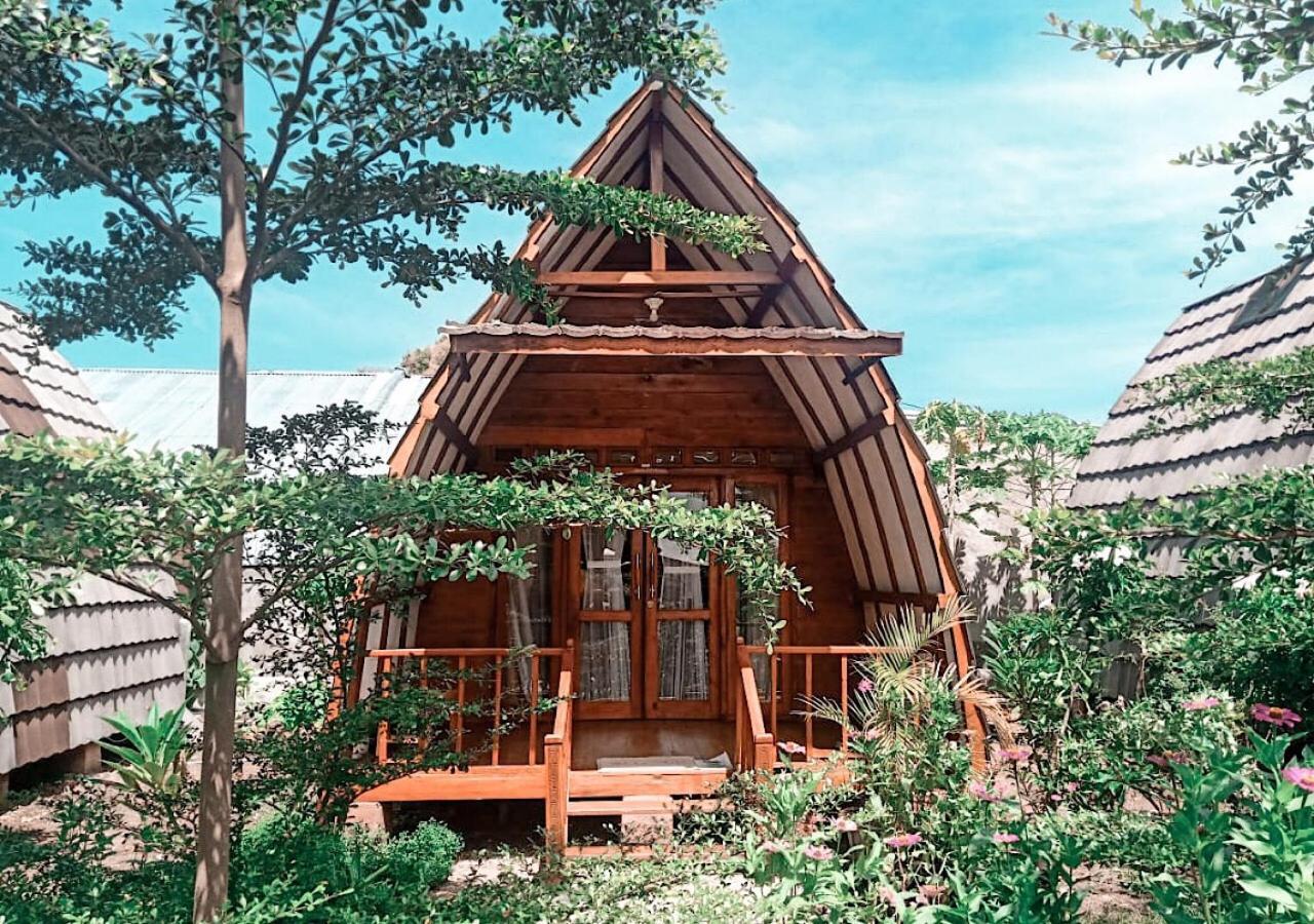 Raffles Inn Labuan Bajo Extérieur photo