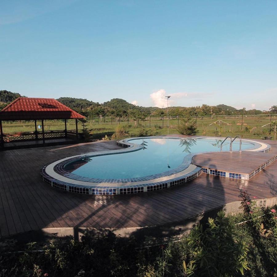 Raffles Inn Labuan Bajo Extérieur photo